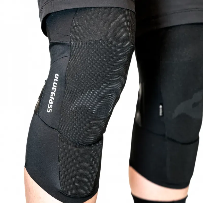 Bluegrass Aura Core Knee Pads Black-1
