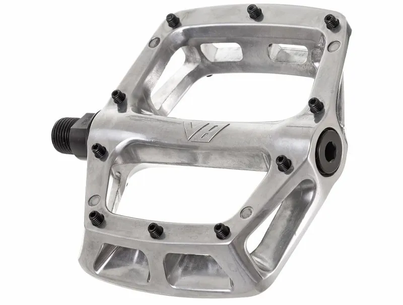 dmr v8 size
