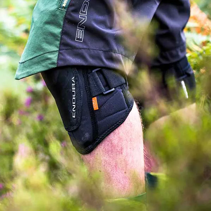 Endura MT500 Knee Pad Hard Shell and D3O MTB Pads
