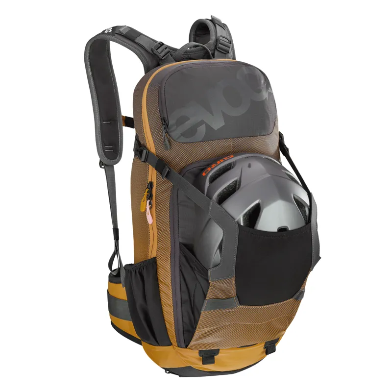evoc fr enduro 16l backpack