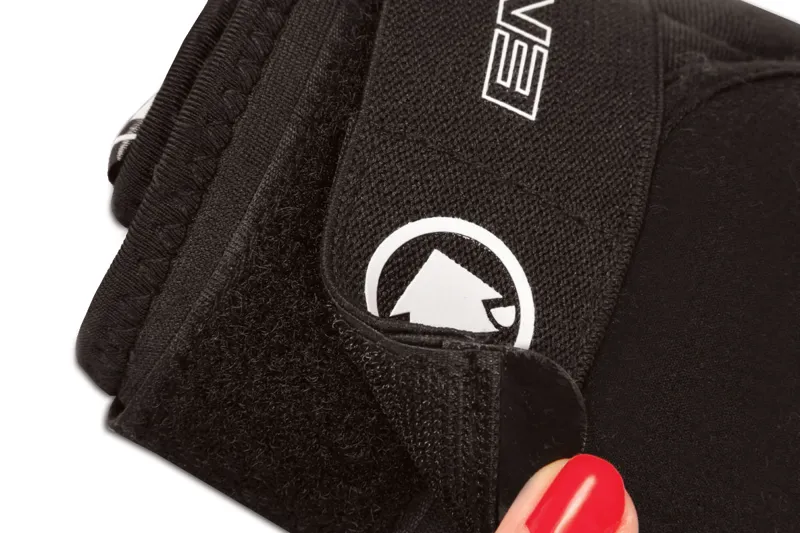 Endura Singletrack Knee / Shin Protector Soft MTB Pads-1