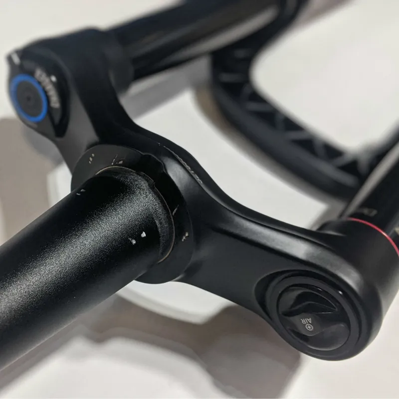 RockShox Yari Charger RC Debonair 27.5 inch 170mm Boost 37mm Offset-1