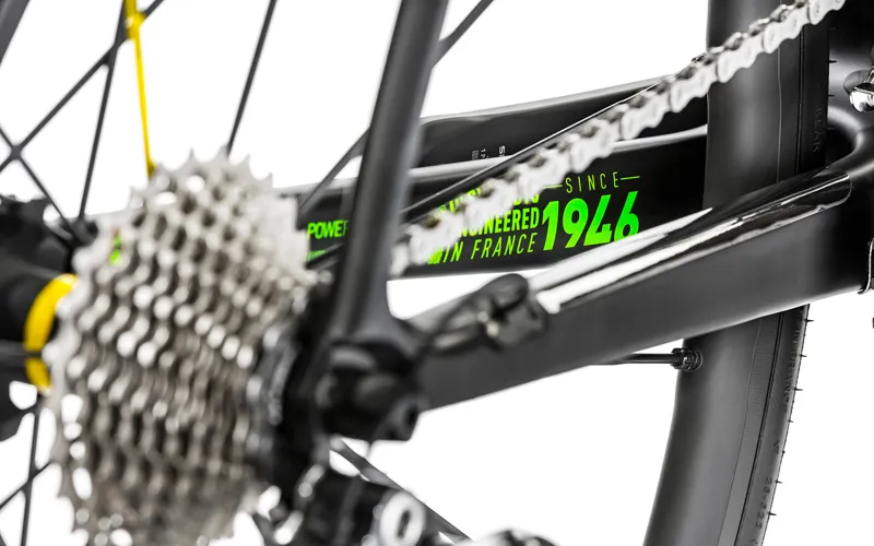 Lapierre 2017 Xelius SL 700 Ultimate Carbon Di2 Race Road Bike-2