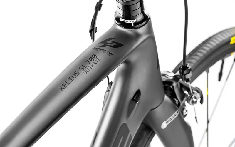 Lapierre 2017 Xelius SL 700 Ultimate Carbon Di2 Race Road Bike-3