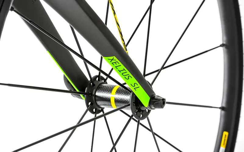 Lapierre 2017 Xelius SL 700 Ultimate Carbon Di2 Race Road Bike-4