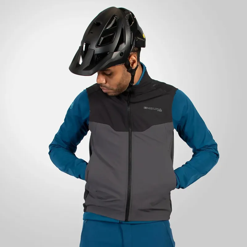 Endura MT500 Spray Black Gilet-1