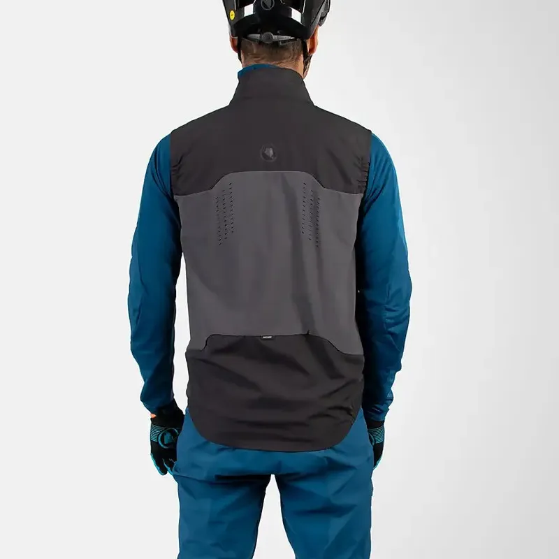Endura MT500 Spray Black Gilet-2