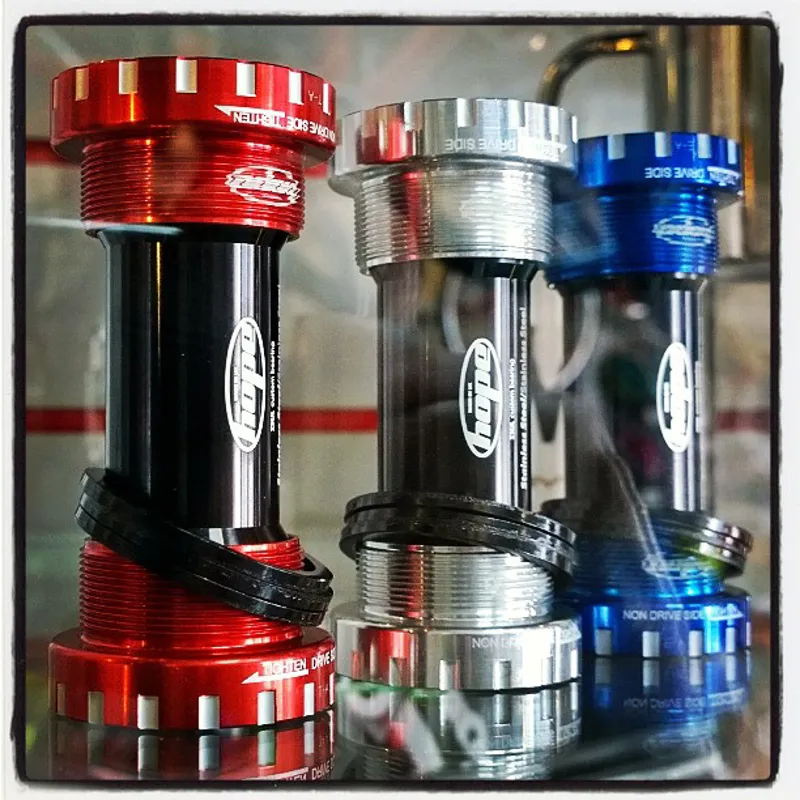 Hope Stainless Steel Bearing BSA Threaded Black Bottom Bracket-1