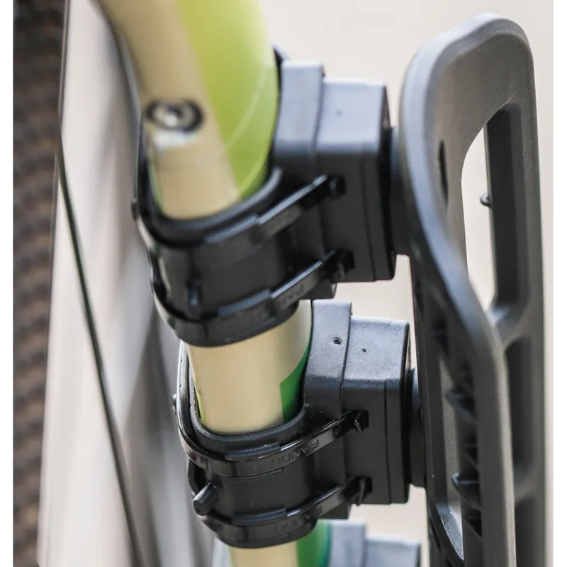 Gizmo Universal Bottle Cage Mount-6