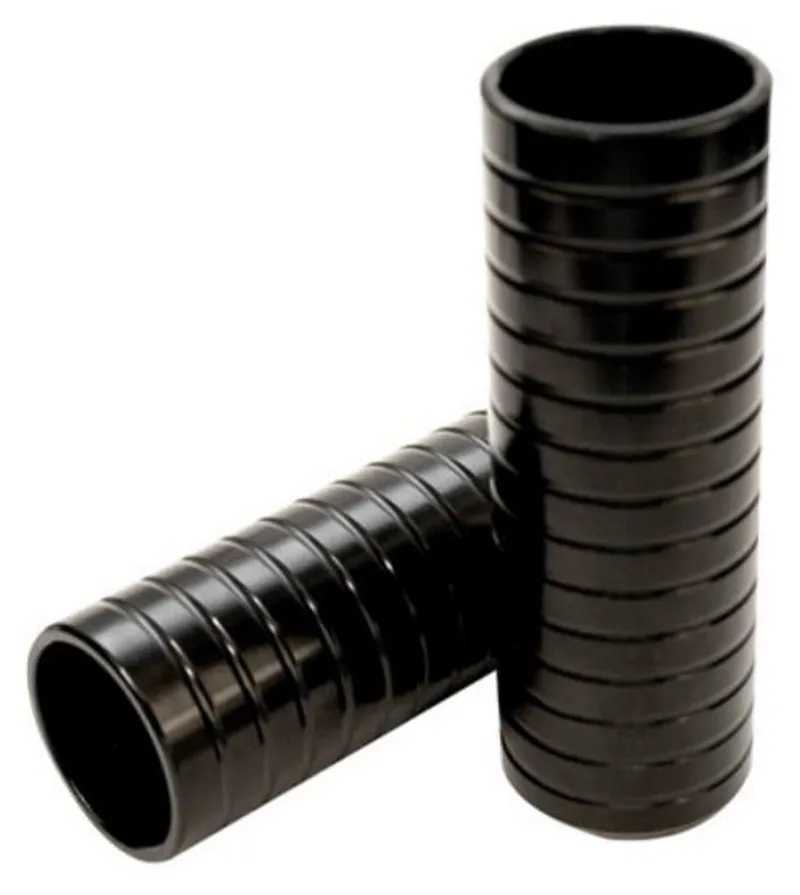 black stunt pegs